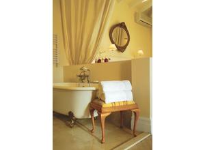 English Suite Bath